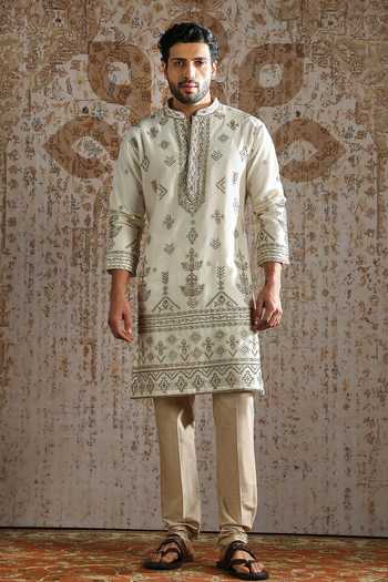 Buy_Asuka_Ivory Chanderi Silk Embroidered Kurta Set _at_Aza_Fashions