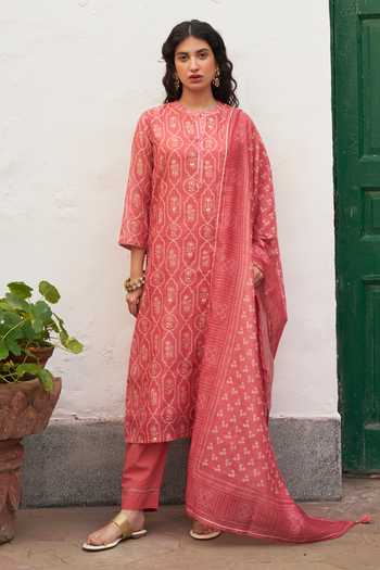 Shop_Karaj Jaipur_Pink Cotton, Chanderi Round Neck Soft Coral Print Kurta Set _at_Aza_Fashions