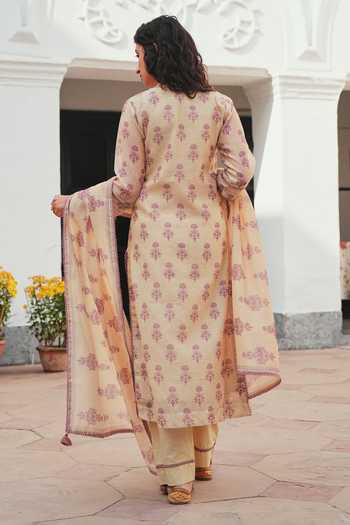 Shop_Karaj Jaipur_Purple Chanderi, Cotton V-neck Floral Butti Print Kurta Set _at_Aza_Fashions