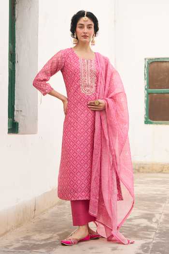 Buy_Karaj Jaipur_Pink Chanderi, Cotton Round Neck, Yes Geometric Print Kurta Pant Set _Online_at_Aza_Fashions