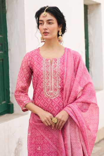 Shop_Karaj Jaipur_Pink Chanderi, Cotton Round Neck, Yes Geometric Print Kurta Pant Set _Online_at_Aza_Fashions