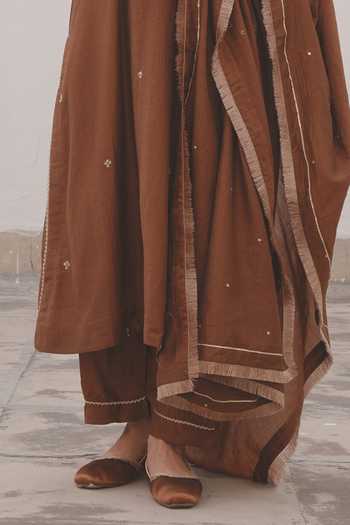 Karaj Jaipur_Brown Chanderi V-neck Placement Embroidered Kurta Set _Online_at_Aza_Fashions