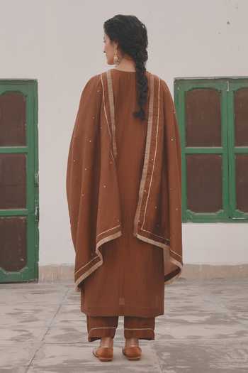 Shop_Karaj Jaipur_Brown Chanderi V-neck Placement Embroidered Kurta Set _at_Aza_Fashions
