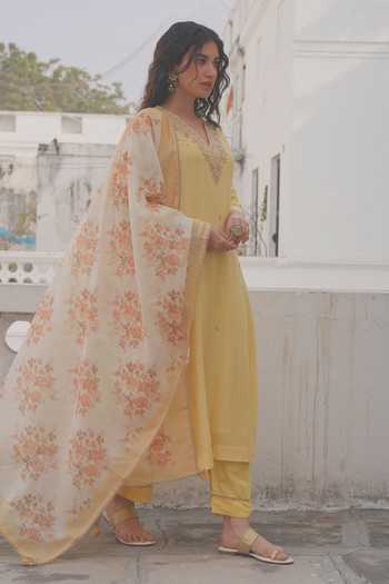 Shop_Karaj Jaipur_Yellow Chanderi, Shantoon V-neck, Yes Neckline Embroidered Kurta Set _at_Aza_Fashions