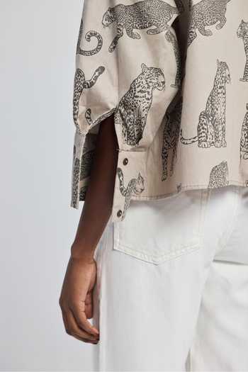 Buy_Reistor_Grey Cotton Collared Animal Print Cropped Shirt 