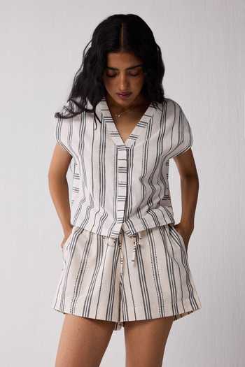 Reistor_Black Cotton V-neck Stripe Print Top And Shorts Set _Online