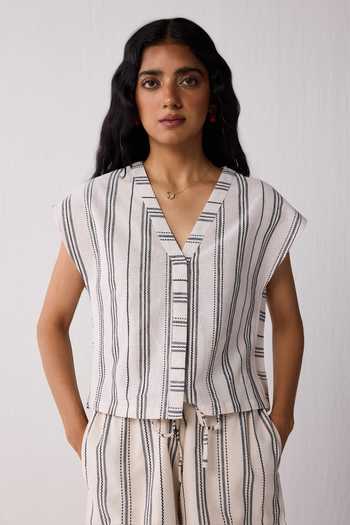 Buy_Reistor_Black Cotton V-neck Stripe Print Top And Shorts Set _Online