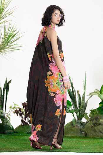 Buy_Siddhartha Bansal_Black Bemberg, Satin Collared Swan Kaftan Dress _Online_at_Aza_Fashions
