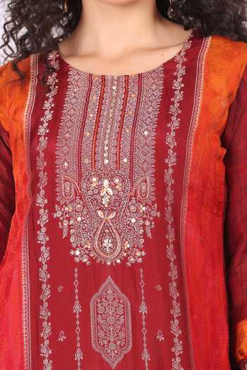 Soniya G_Red Cotton, Crepe Round Neck, Yes Embroidered Straight Kurta Set _Online