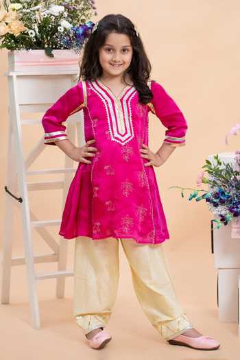Buy_Kirti Agarwal - Pret N Couture_Fuchsia Silk, Cotton, Satin Embroidered Kurta And Salwar Set _at_Aza_Fashions