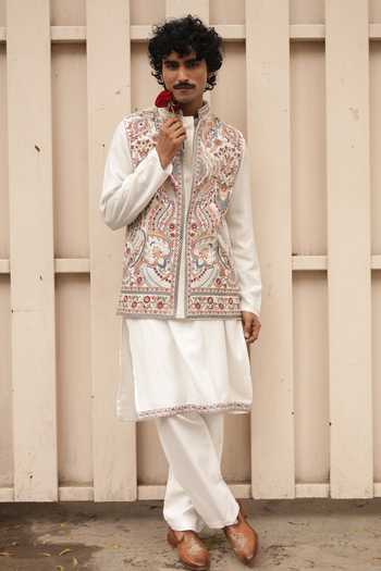 Buy_Dev Ki Raha_Ivory Linen, Velvet Romeo Mood Embroidered Bundi And Kurta Set _at_Aza_Fashions