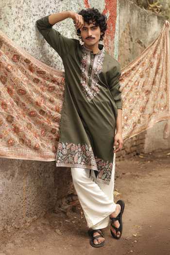 Dev Ki Raha_Olive Green Silk Signal Embroidered Kurta Set _Online