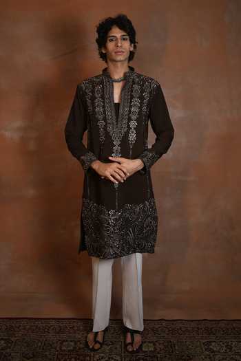 Buy_Dev Ki Raha_Wine Reshma Embroidered Kurta Set _at_Aza_Fashions