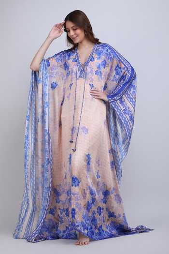 Buy_Mandira Wirk_Purple Satin, Chiffon V-neck Denser Duo Floral Classic Kaftan _at_Aza_Fashions