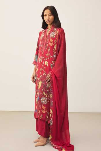Ritu Kumar_Red Viscose, Crepe, Rayon V-neck Floral Print Kurta Set _Online_at_Aza_Fashions