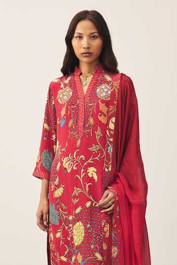 Buy_Ritu Kumar_Red Viscose, Crepe, Rayon V-neck Floral Print Kurta Set 