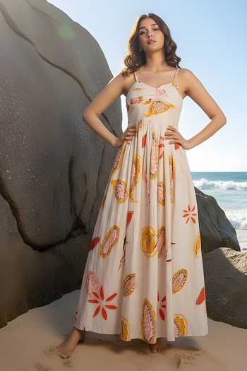 Buy_Poppi_White Bemberg Sweetheart Neck Printed Maxi Dress _at_Aza_Fashions