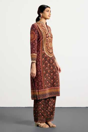 Buy_RI.Ritu Kumar_Multi Color Crepe, Rayon, Chiffon, Viscose Bandhani Print Kurta Set 