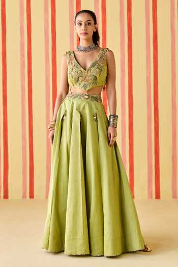 Buy_Studio Bagechaa_Green Organza, Chanderi V-neck Gayatri Lehenga Set _Online_at_Aza_Fashions