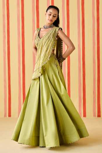 Buy_Studio Bagechaa_Green Organza, Chanderi V-neck Gayatri Lehenga Set _at_Aza_Fashions