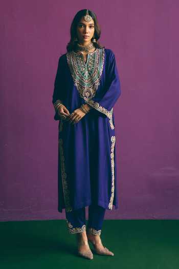 Buy_Mirasa_Blue Wool V-neck Ruhina Placement Embroidered Kurta And Pant Set _at_Aza_Fashions