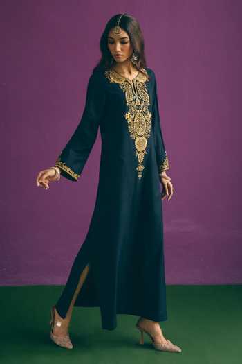 Buy_Mirasa_Green Wool Split V-neck Farnaz Pure Kurta _at_Aza_Fashions