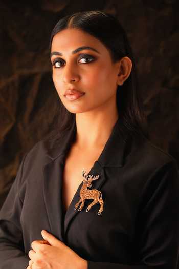 Buy_KARAARI_Gold Plated Deer Embroidered Brooch _at_Aza_Fashions