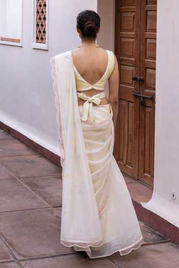 Shop_Label Nimbus_Ivory Chanderi, Silk, Cotton V-neck Saree With Tie And Dye Blouse _at_Aza_Fashions