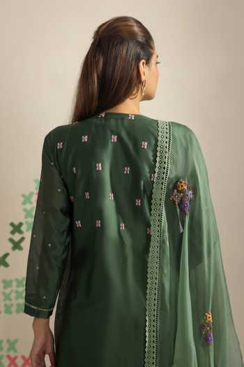 Radha Sharma_Green Chanderi, Organza V-neck Floral Placement Embroidered Kurta Set _Online_at_Aza_Fashions
