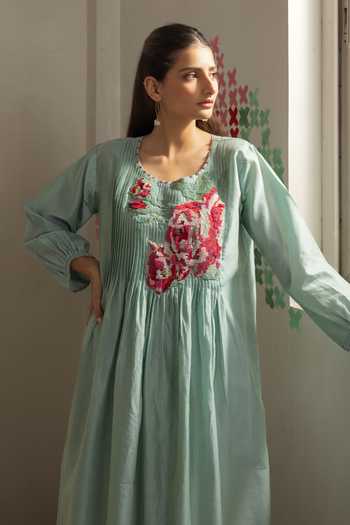 Shop_Radha Sharma_Green Chanderi Scoop Neck Floral Embroidered Pleated Dress _at_Aza_Fashions