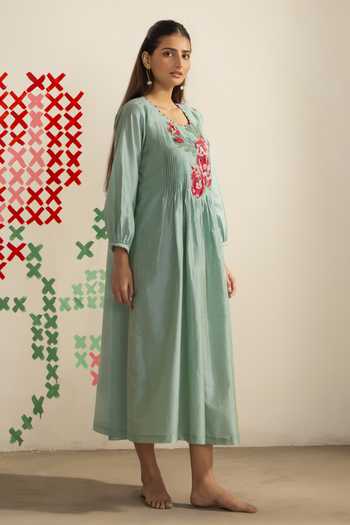 Buy_Radha Sharma_Green Chanderi Scoop Neck Floral Embroidered Pleated Dress _at_Aza_Fashions