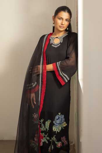 Radha Sharma_Black Georgette, Crepe, Organza Keyhole Neck Embroidered Kurta Set _Online_at_Aza_Fashions