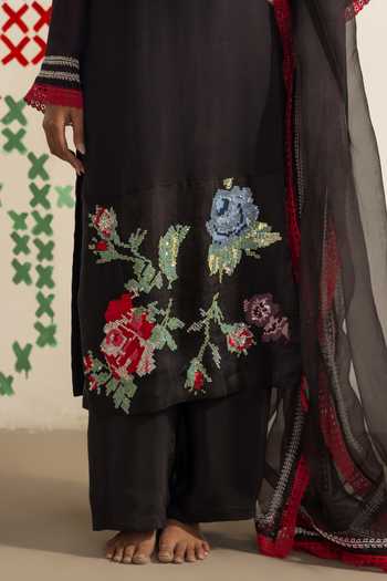 Shop_Radha Sharma_Black Georgette, Crepe, Organza Keyhole Neck Embroidered Kurta Set _Online_at_Aza_Fashions
