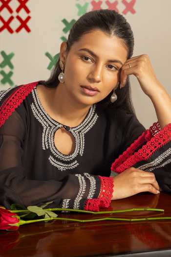 Radha Sharma_Black Georgette, Crepe, Organza Keyhole Neck Embroidered Kurta Set _at_Aza_Fashions