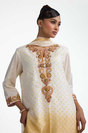 Shop_Naina Jain_Beige , Organza Split V-neck Bandhani Ombre Kurta Set _Online_at_Aza_Fashions