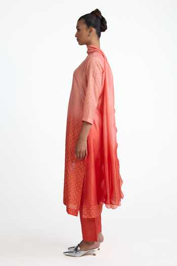 Buy_Naina Jain_Peach , Organza V-neck Pure Bandhani Ombre Kurta Set _Online_at_Aza_Fashions