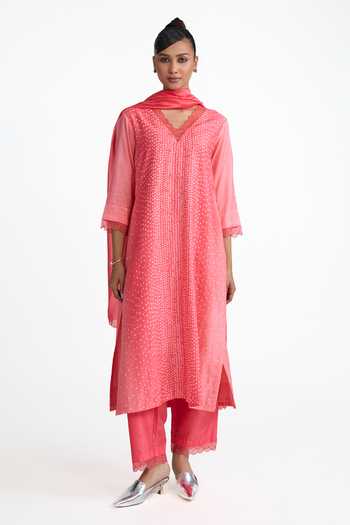 Buy_Naina Jain_Pink , Organza V-neck, Yes Bandhani Pattern Kurta Set _Online_at_Aza_Fashions
