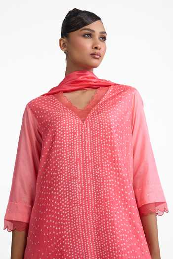 Shop_Naina Jain_Pink , Organza V-neck, Yes Bandhani Pattern Kurta Set _Online_at_Aza_Fashions