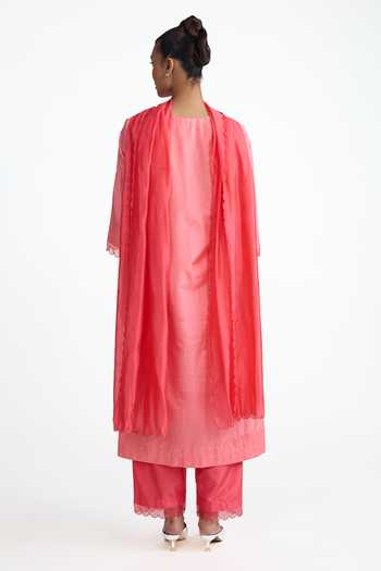 Shop_Naina Jain_Pink , Organza V-neck, Yes Bandhani Pattern Kurta Set _at_Aza_Fashions