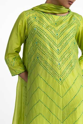 Buy_Naina Jain_Lime , Organza Round Neck, Yes Bandhani Chevron Pattern Kurta Set _Online_at_Aza_Fashions