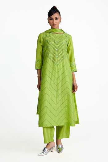 Shop_Naina Jain_Lime , Organza Round Neck, Yes Bandhani Chevron Pattern Kurta Set _Online_at_Aza_Fashions