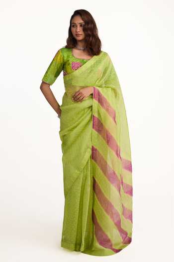 Buy_Naina Jain_Mauve Organza, Silk Round Neck Striped Palla Bandhani Saree With Blouse _at_Aza_Fashions