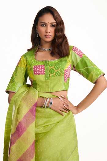 Buy_Naina Jain_Mauve Organza, Silk Round Neck Striped Palla Bandhani Saree With Blouse _Online_at_Aza_Fashions