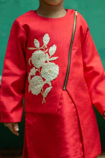 Rage Attire-Sweta Saria_Red Silk Bold Bloom Asymmetric Jacket And Kurta Set _Online_at_Aza_Fashions