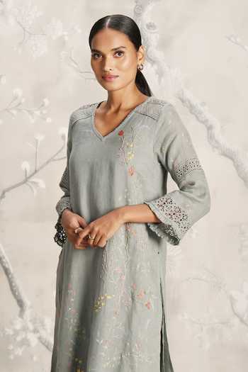 Buy_Kaveri_Green Linen Embroidery Walk In The Clouds Fly Free Floral Print Kurta And Pant Set _Online_at_Aza_Fashions