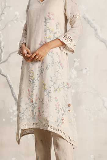 Kaveri_Beige Linen Walk In The Clouds Fly Free Floral Pattern Kurta And Pant Set _at_Aza_Fashions
