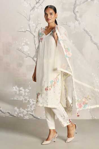 Kaveri_Off White Linen, Chiffon Embroidery V-neck Corsage Kurta Pant Set _Online_at_Aza_Fashions