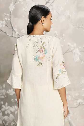 Kaveri_Off White Linen, Chiffon Embroidery V-neck Corsage Kurta Pant Set _at_Aza_Fashions