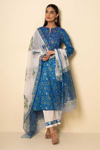 Buy_Kameez_Blue Cotton, Kota Doria Split V-neck, Yes Floral Block Print Kurta Set _at_Aza_Fashions
