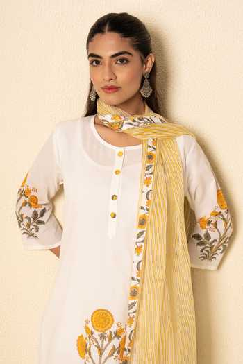 Buy_Kameez_White Cotton, Chiffon Round Neck Summer Floral Block Print Kurta Set 